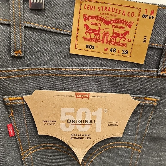 NWT Levi's Men's Dark Gray Relaxed Jeans (48x30) - Picture 9 of 9